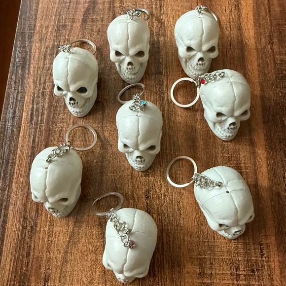 Skull Keychain Set - Picture 4 of 5